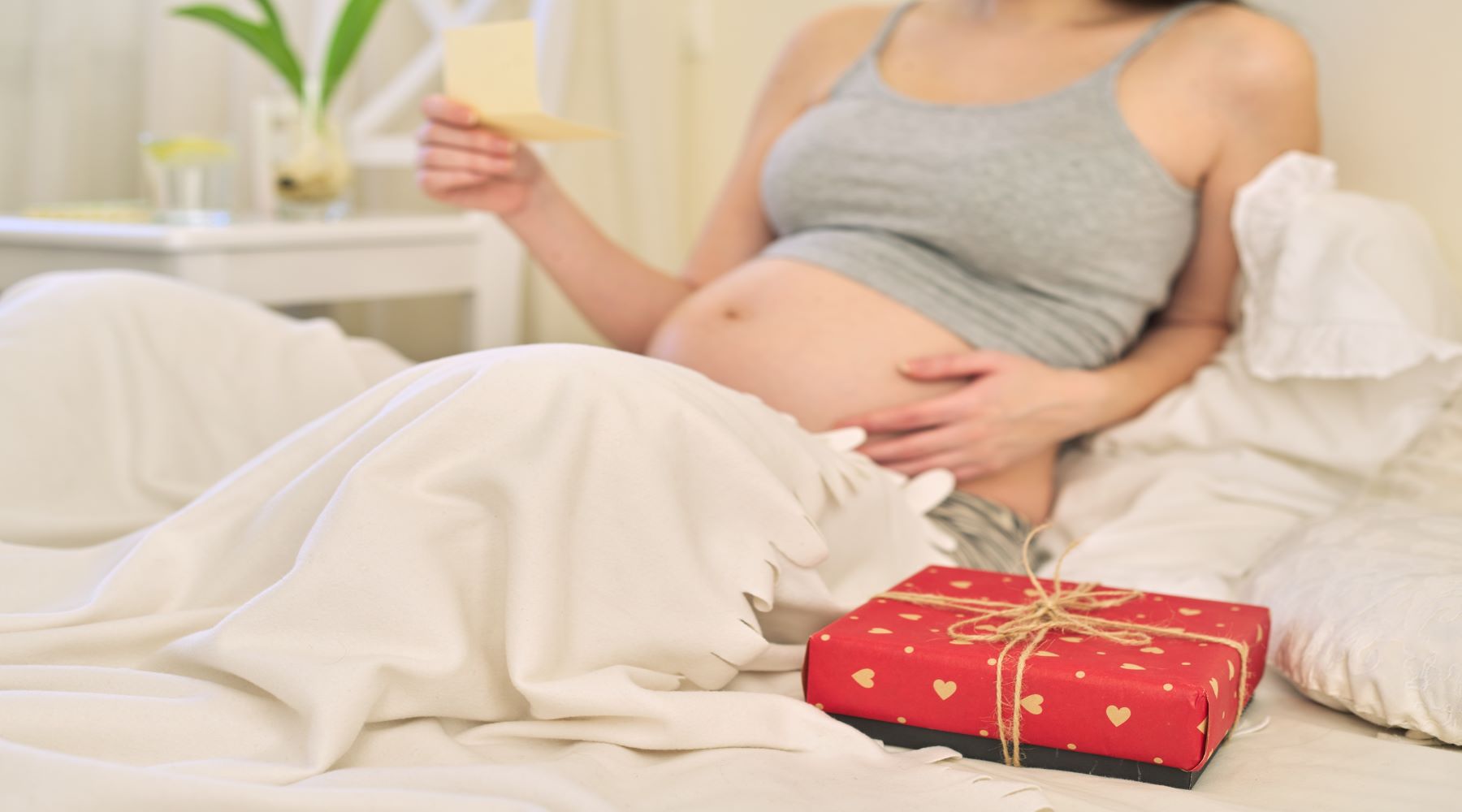 22 Thoughtful Gifts for Pregnant Women That She'll Love | Gifts for pregnant  women, Daughter in law gifts, Expecting mother gifts