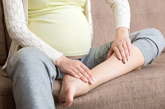 Restless Legs During Pregnancy at Night: Stretches, Magnesium Cream and Bedtime Habits That May Help