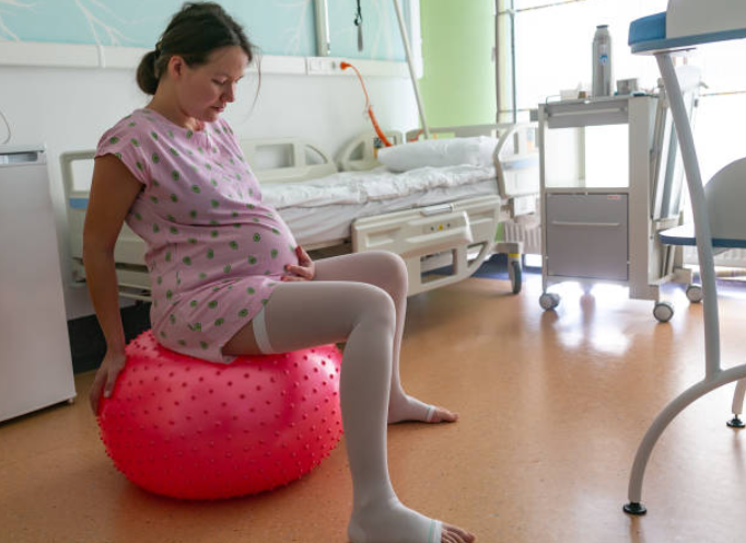 Compression Socks After a Caesarean: Hospital Stockings vs Maternity Socks