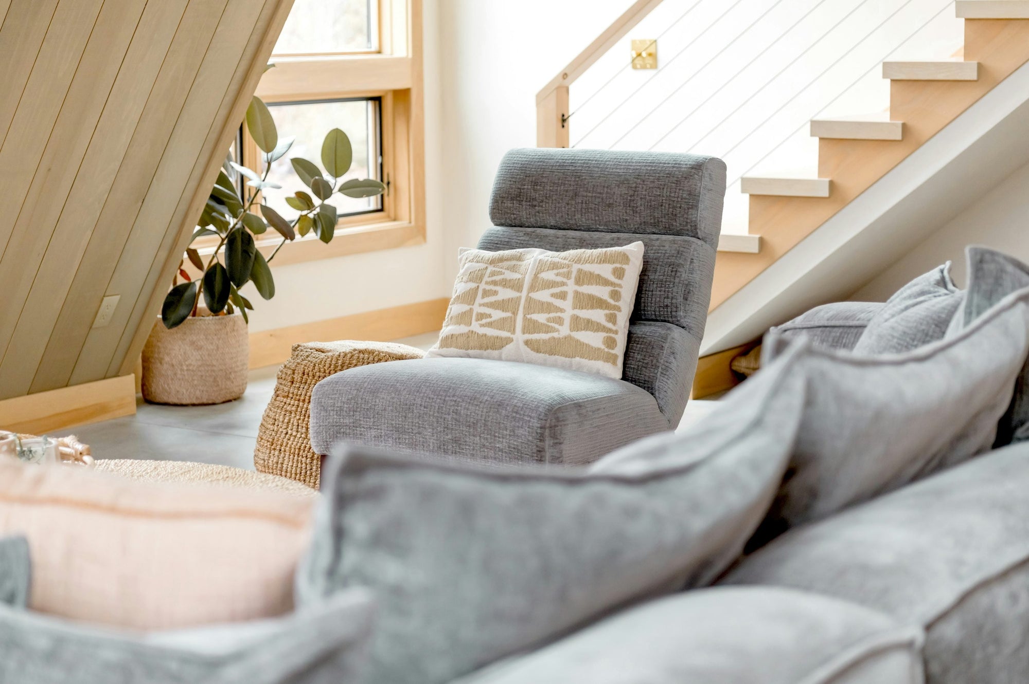 Tiny-Space Pregnancy Comfort