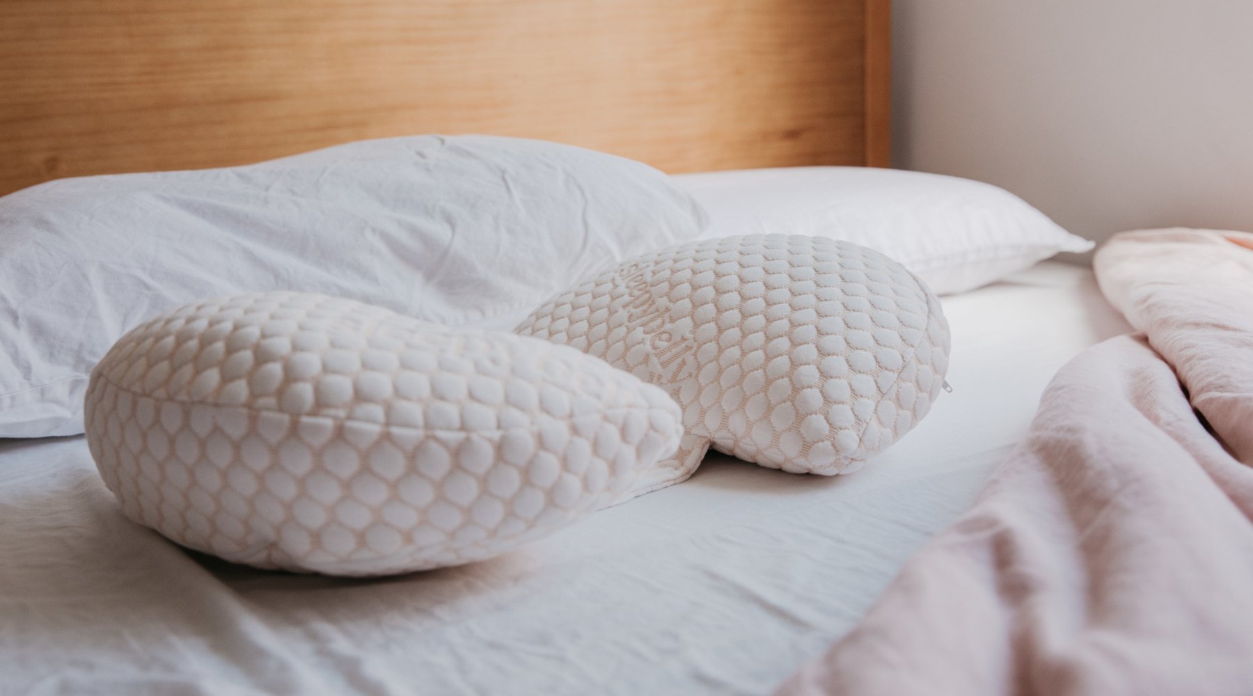 Which Pillow Shape is Best During Pregnancy? - Sleepybelly